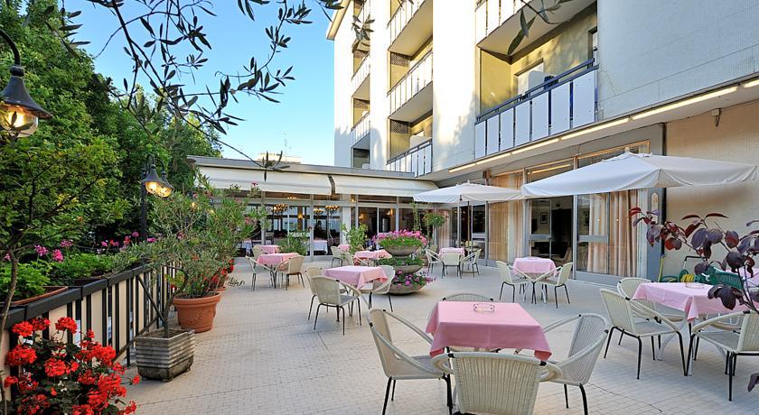 Hotel Miramare Et De La Ville Rimini Bagian luar foto